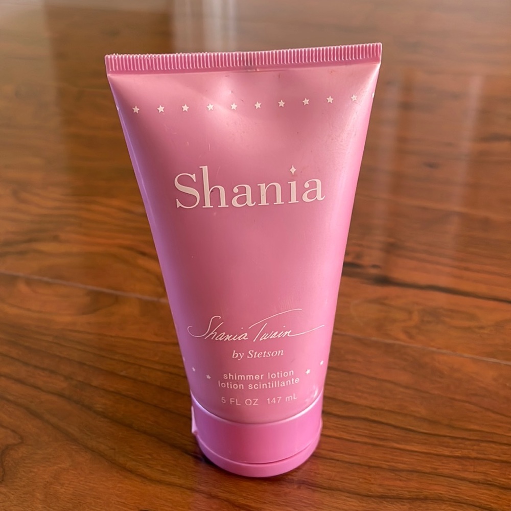 Shania Twain by Stetson Shimmer Lotion